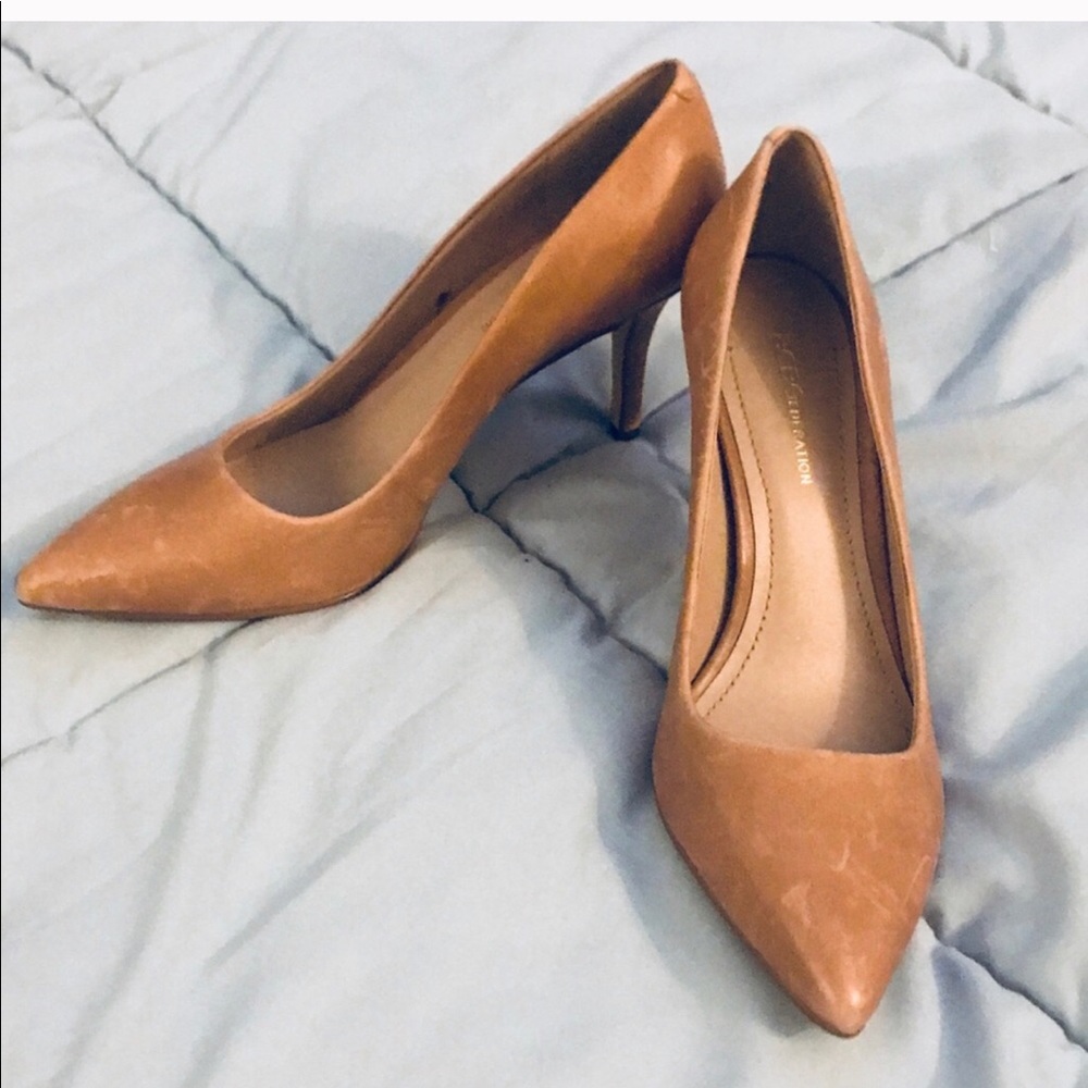 NEW BCBG Camel Tan Pump Heels!
